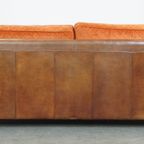 Luxe En Comfortabele Schapenleren 2.5 Zits Bank Van Topkwaliteit Met Oranje Stoffen Kussens thumbnail 13