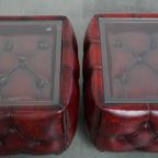 Set Van 2 Rundleren Chesterfield Bijzet/ Salontafels In Een Mooie Rode Kleur Met Glazen Bladen thumbnail 10