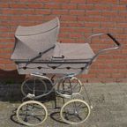 Retro Kinderwagen Ziet Er Zo Goed Als Nieuw Uit thumbnail 2