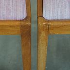 Leuke Set Van 2 Vintage Jaren '70 Eetkamerstoelen Met Gespijlde Rugleuning En Stoffen Zitting thumbnail 8
