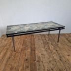 Mid Century Natuurstenen Tafel Met Zwevend Blad Design. thumbnail 5