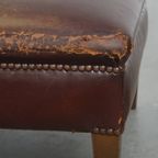 Stoere Vintage Hocker Gemaakt Van Schapenleer thumbnail 8