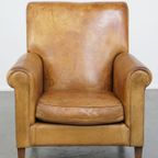 Stijlvolle Gepatineerde Vintage Schapenleren Fauteuil Met Een Comfortabele Zit thumbnail 3