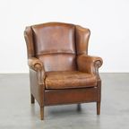 Subtiele En Comfortabele, Cognac-Kleurige Schapenleren Oorfauteuil In Engelse Stijl thumbnail 2