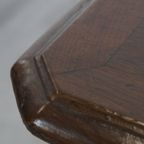 Stijlvolle Antieke Franse Bistro Tafel Met Een Sierlijke Goudkleurige Gietijzeren Poot thumbnail 10