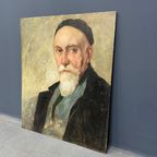 Portret Van Man Geschilderd Op Houten Paneel thumbnail 5