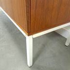 Fineer Dressoir Uit Zweden Met Wit Stalen Poten thumbnail 11