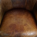 Unieke En Tijdloze Schapenleren Clubfauteuil Met Een Geweldig Patina thumbnail 6