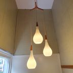 Holmegaard - Michael Bang - Triangle Raindrop Hanglamp / Pendant - Opaal Wit / Opal White - Teak thumbnail 2