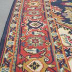 Vintage Vloerkleed Met Voornamelijk Rood En Donkerblauw Met Patronen 236x170cm thumbnail 5