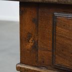 Unieke En Prachtige Antieke Kastanjehouten Salontafel Uit De 18e Eeuw Met Een Blad Uit 1 Stuk thumbnail 14