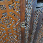 Grote Antieke Kast In Marokkaanse Stijl | Houten Gebeeldhouwde Kast thumbnail 5