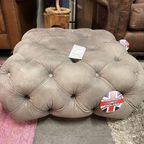 Showroommodel: Engelse Chesterfield Hocker/ Voetenbank Buttoned Grijs thumbnail 2