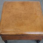 Luxe, Tijdloze Schapenleren Set Bestaande Uit 2 Fauteuils En Een Hocker In Art Deco Stijl thumbnail 6