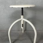Industrial Design Stool – Manubelge thumbnail 2