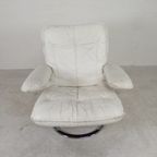 Leolux Fauteuil, Draaistoel Met Wit Lederen Bekleding, Jaren 60 thumbnail 2