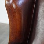 Comfortabele Vintage Engelse Stijl Schapenleren Oorfauteuil Met Een Zeer Mooie Kleurstelling thumbnail 10