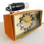 Vintage Mid-century Metamec Wekker Oranje Goud Met Lampje thumbnail 2
