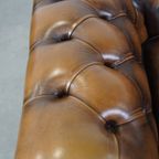 In Goede Staat Verkerende En Luxe Klassieke Rundleren Engelse Chesterfield Fauteuil thumbnail 8