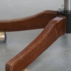 Klassieke En Tijdloze Rundleren Engelse Stijl Bureaustoel Op Wieltjes Gecombineerd Met Hout thumbnail 8