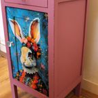 Brocante Roze Nachtkastje Met Konijn thumbnail 6