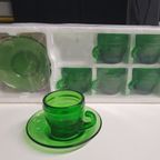2046 Vintage Groene Glazen Kop En Schotels thumbnail 2