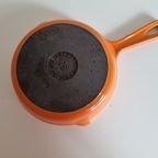 Vintage Franse Le Creuset Cousances Oranje Kleine Geëmailleerde Gietijzeren Braadpan En Kleine Pot thumbnail 4