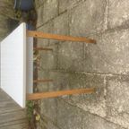 Mid-Century Wit, Zilverkleurig, Bruin Eettafel thumbnail 10