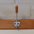 2139 Vintage Ijzeren Houten Wandkapstokje thumbnail 3