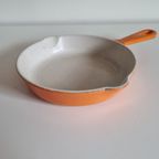 Vintage Franse Le Creuset Cousances Oranje Kleine Geëmailleerde Gietijzeren Braadpan En Kleine Pot thumbnail 2